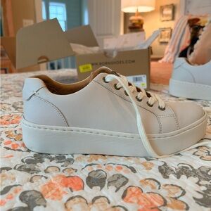 BORN MIRA WHITE ITALIAN FINISHED LEATHER PLATFORM SNEAKERS SIZE 7
